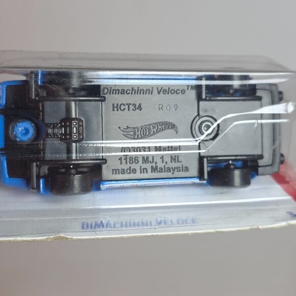 Hot Wheels Die-Cast Car Collection: 68 Lotus Type 49 Dimachinni Veloce & Aston M - Picture 7 of 16